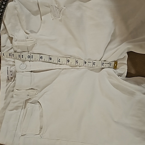 STUNNING GOOD AMERICAN WHITE DISTRESSED RAW EDGE JEANS - Picture 7 of 11